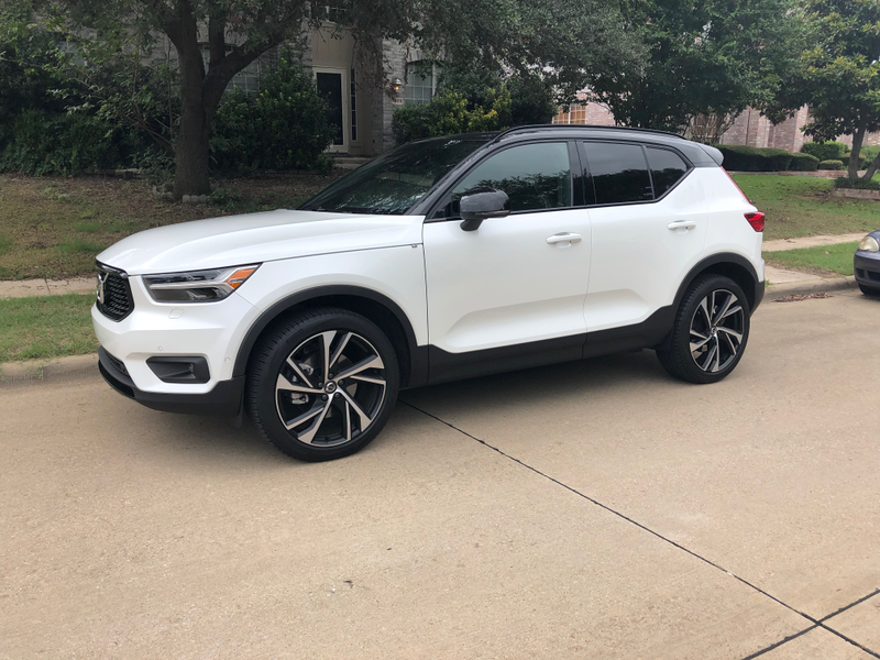 Illustration for article titled I hate small SUVs /CUVs- but would subscribe to the Volvo XC40
